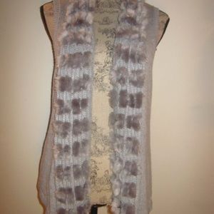 Chico's Gray Knitted Sleeveless Sweather Size 1